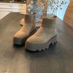 Universal Thread chunky platform Ugg Dupe booties 8